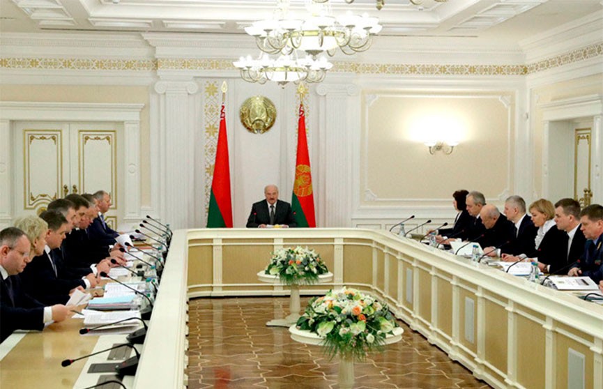 Лукашенко: Экономическая система Беларуси должна быть нацелена на безусловное обеспечение интересов людей