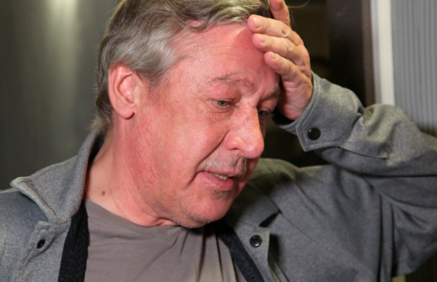 «Он все время подавленный»: адвокат Ефремова рассказал о его состоянии