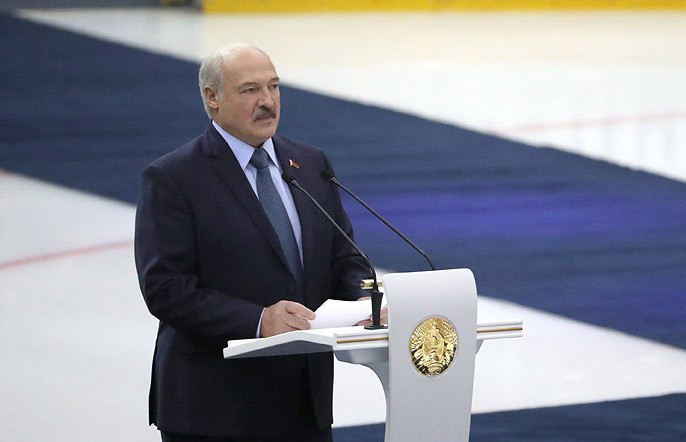 Александр Лукашенко открыл Рождественский турнир любителей хоккея
