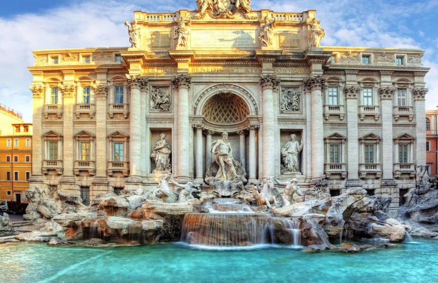 Купание в фонтане Треви в Риме обошлось американскому туристу в €450