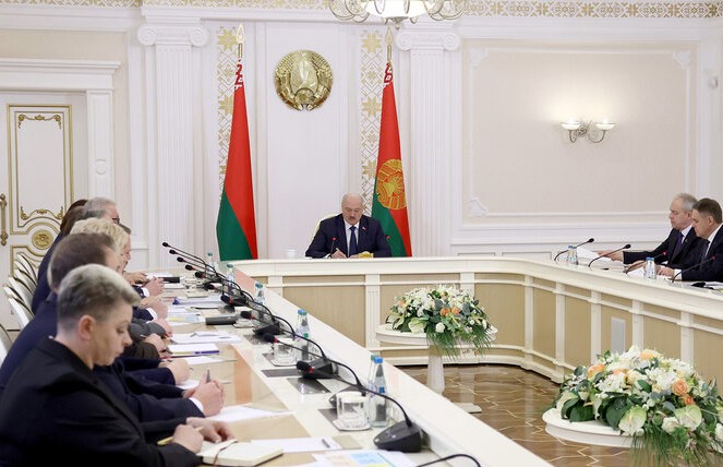 «Если видите проблемы – говорите». Лукашенко провел большое совещание по будущей вступительной кампании