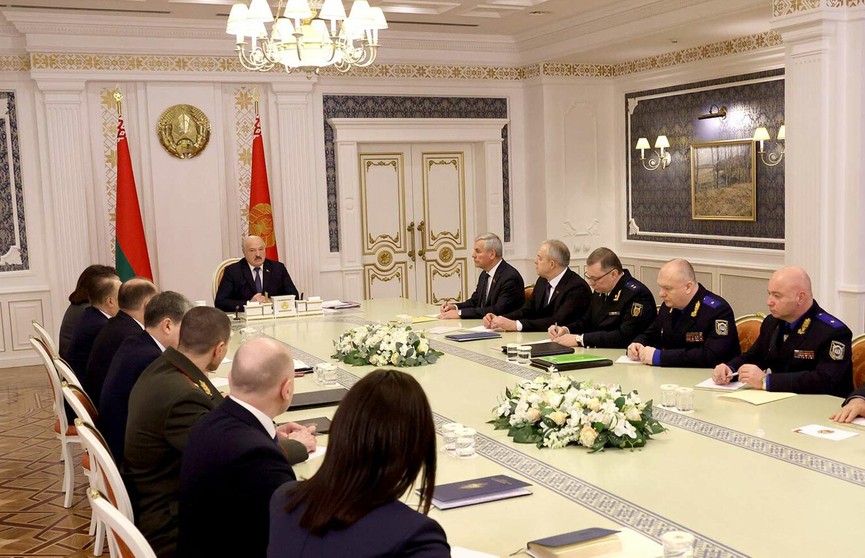 Лукашенко провел совещание по общественно-политической обстановке страны