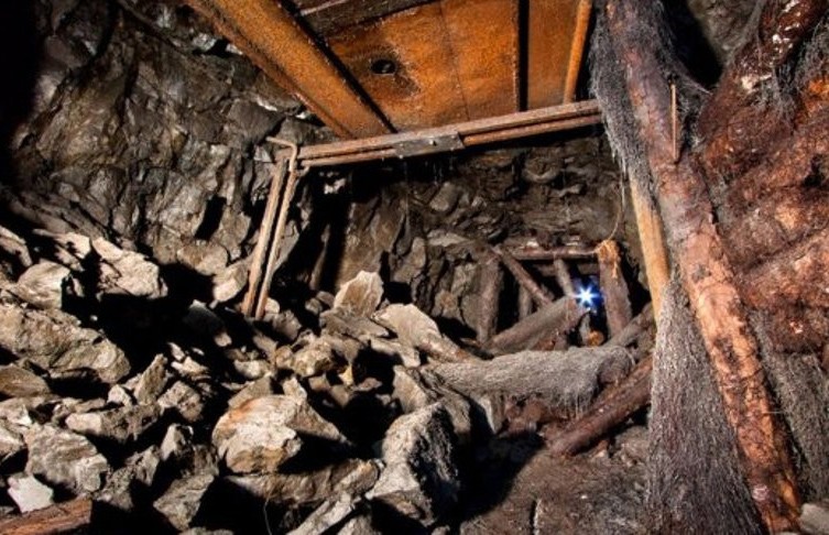 В Китае обрушилась шахта: пять человек оказались под завалами
