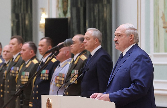 Лукашенко: Офицерский корпус – опора безопасности государства