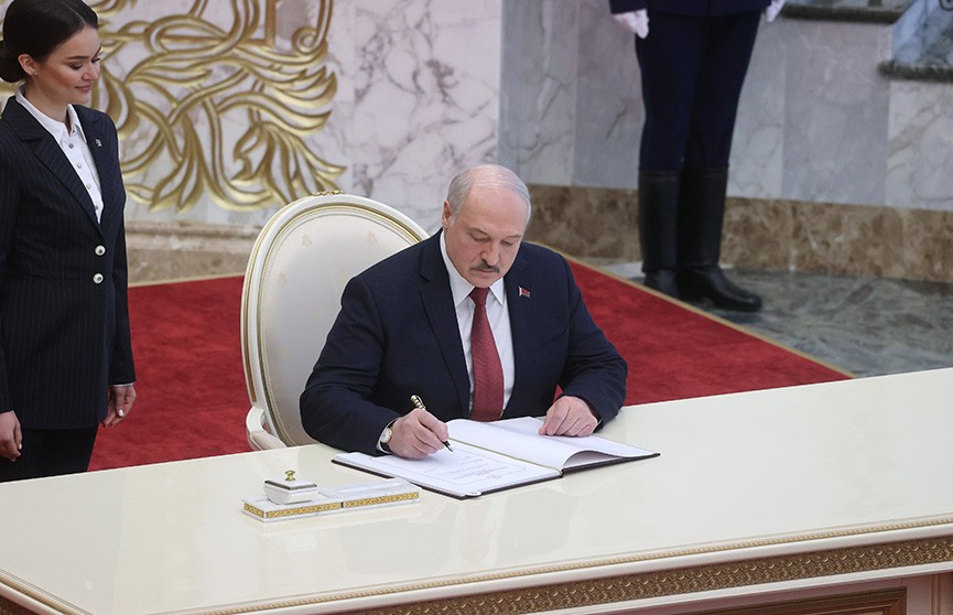 Лукашенко: Народ Беларуси сделал свой выбор. Демократично и в соответствии с законом
