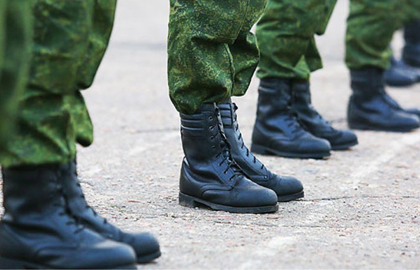 Военнослужащий срочной службы погиб после огнестрельного ранения, сообщили в Минобороны Беларуси