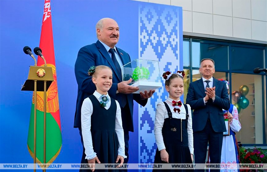 Лукашенко открыл новую детскую поликлинику в Минске: качественное медицинское обслуживание получат дети сразу трех районов столицы