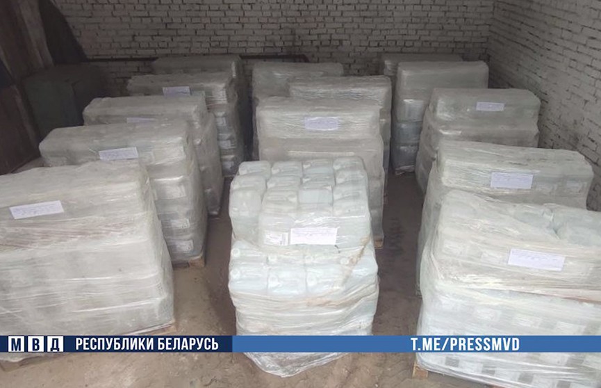 В Копыльском районе изъяли 10 тысяч литров контрафактного спирта