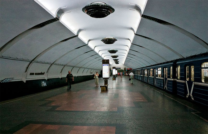 Выход со станции метро «Парк Челюскинцев» закроют на ремонт