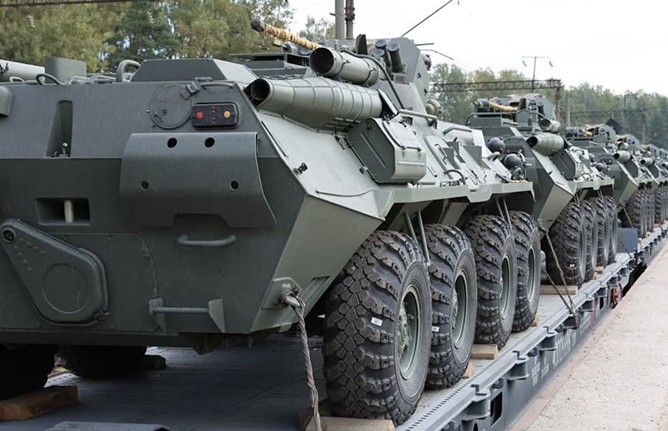Парк боевой техники белорусской армии пополнился новыми бронетранспортерами