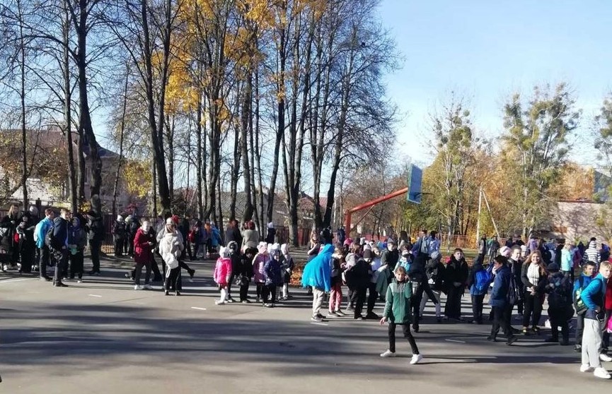 В одной из школ Гродно в электропроводке произошло короткое замыкание. Детей эвакуировали