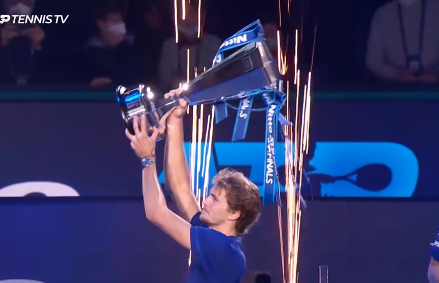 Теннисист Александр Зверев стал победителем мужского Итогового турнира года
