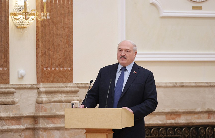 Итоги заседания Александра Лукашенко с Совбезом: позиция Беларуси по ситуации с Украиной, переговоры Москва – Киев и фейки