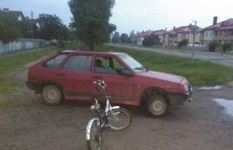 Подросток за рулем легковушки сбил ребенка в Шкловском районе