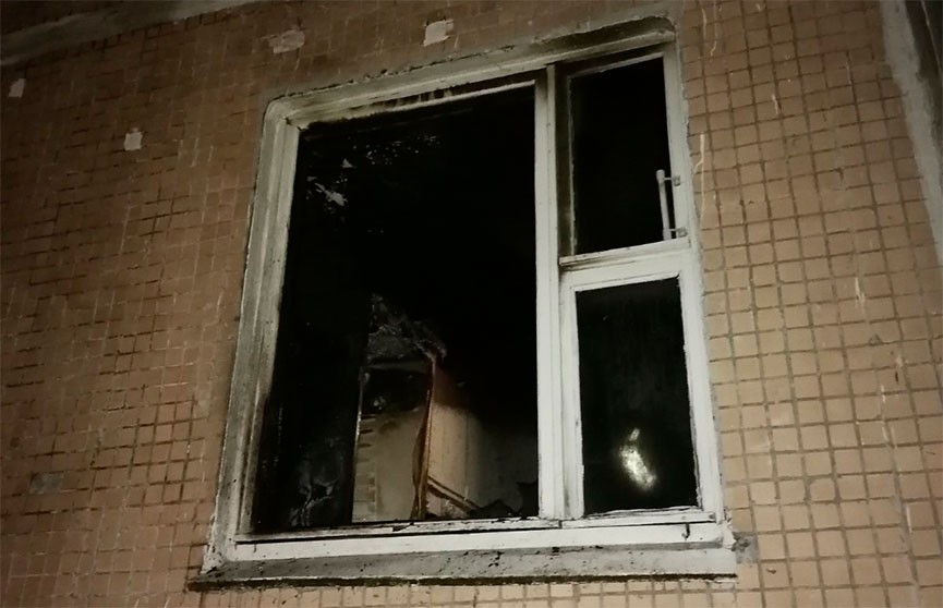 Милиционеры спасли двух человек на пожаре в Гродно