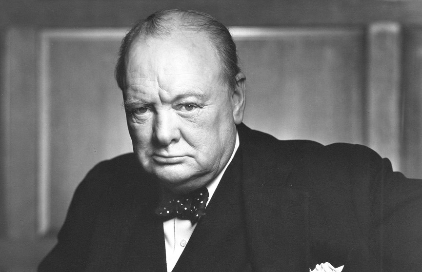 Уинстон черчилль не сдавайтесь. Портрет Уинстона Черчилля. Winston Churchill Autobiography. Уинстон Черчилль назвал линию раздела Европы «железным занавесом». Премьер министр Уинстон Черчилль портрет с Цитатами.