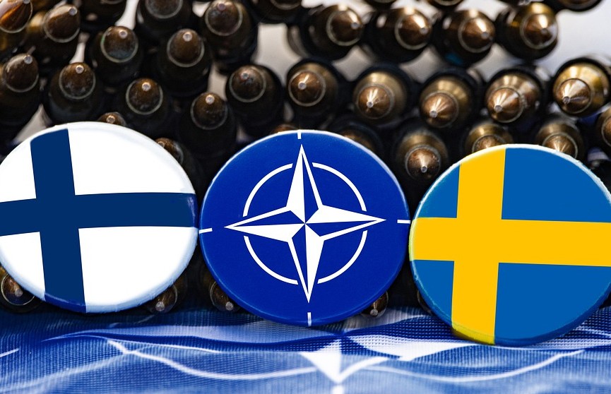 Макрон подписал протоколы о вступлении Швеции и Финляндии в НАТО