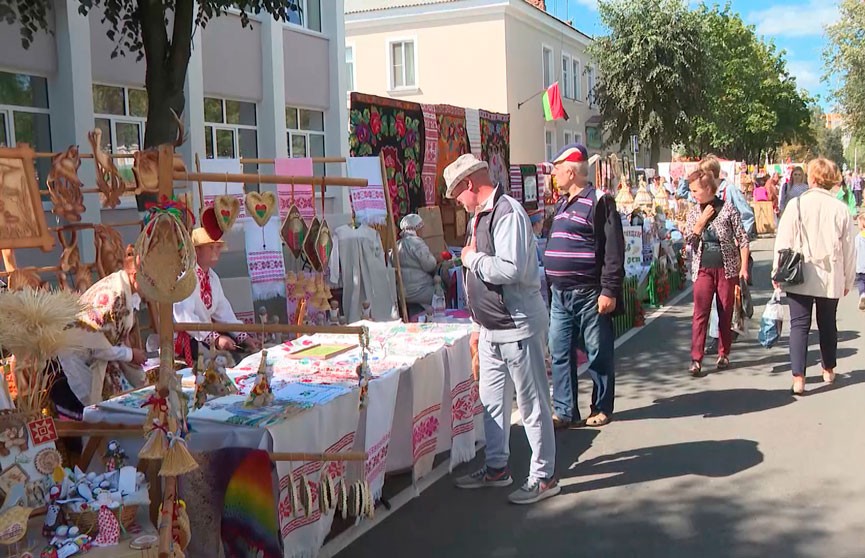 Свята, якое 29 год таму пачалося ад Полацка: Дзень беларускага пісьменства ў Добрушы