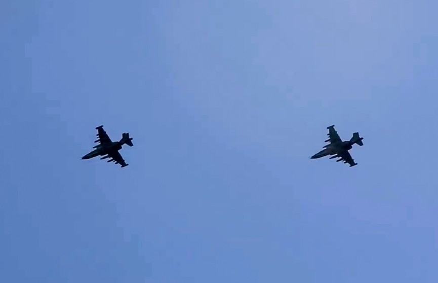 Авиация России ударила по позициям боевиков «Правого сектора»: убито до 200 человек