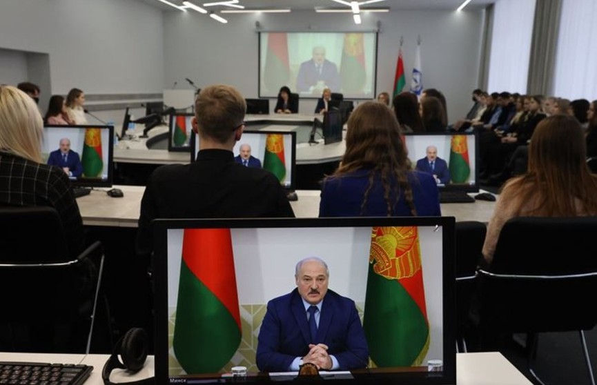 Лукашенко в БГУ: я буду защищать свою страну
