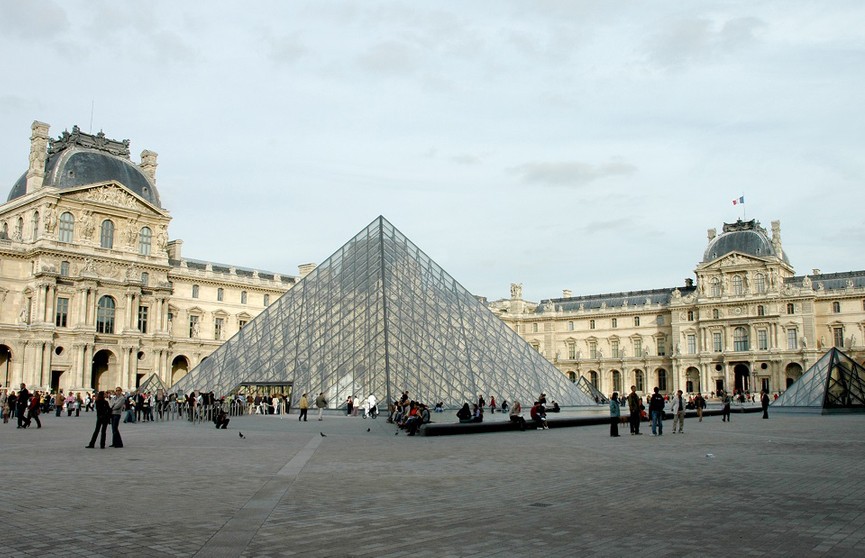 Из-за небывалого наплыва туристов сотрудники Лувра объявили забастовку