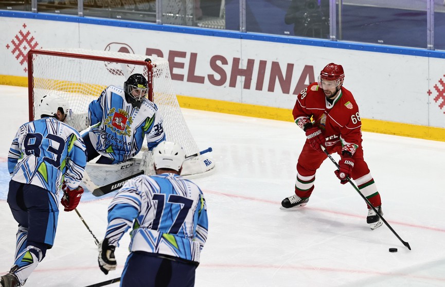 Команда Президента Беларуси с разгромным счетом победила хоккеистов Витебской области на любительском турнире