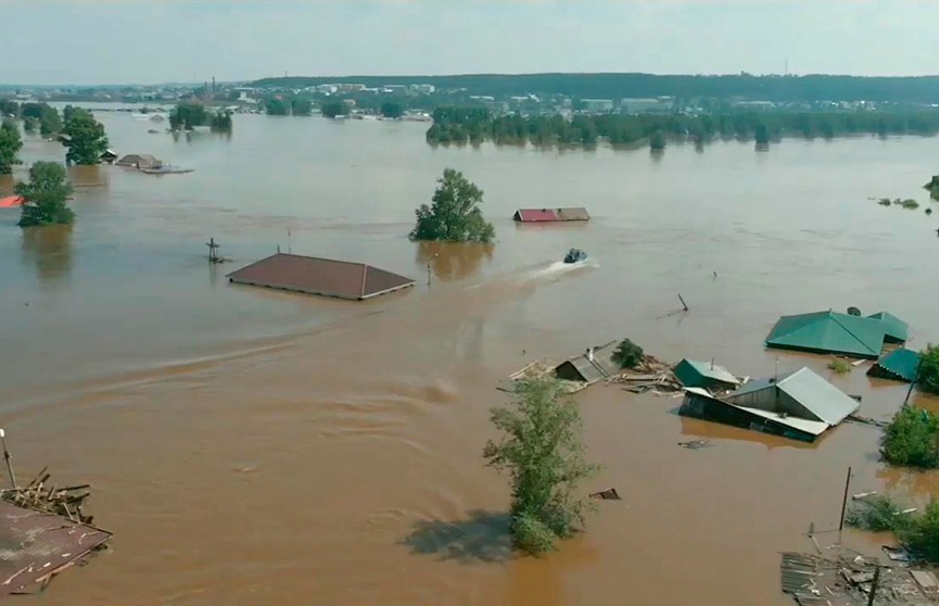 Ситуация в Иркутской области России остаётся критической. Регион пострадал от мощного наводнения