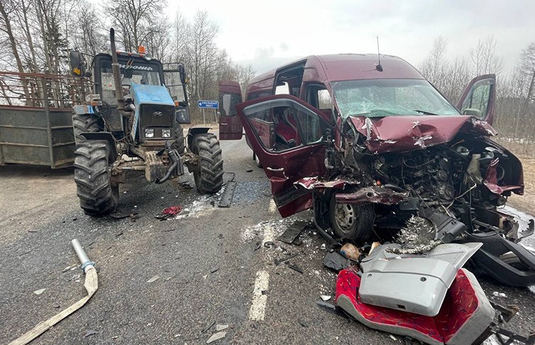 Еще одно ДТП с маршруткой. 10 пострадавших после аварии в Могилевской области