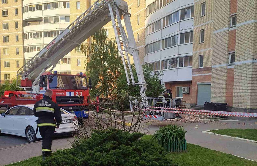 В Минске обрушился фасад одной из многоэтажек по улице Громова