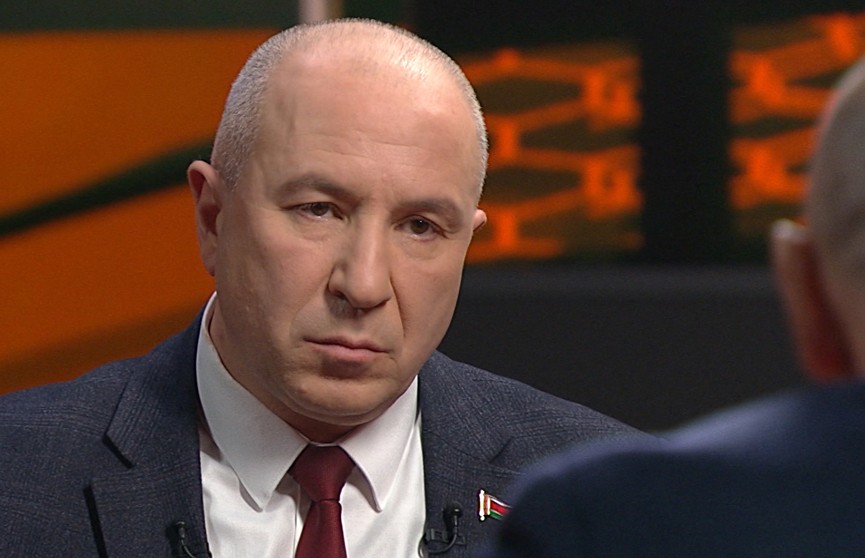 Караев сравнил, как подавляют протесты на Западе и в Беларуси