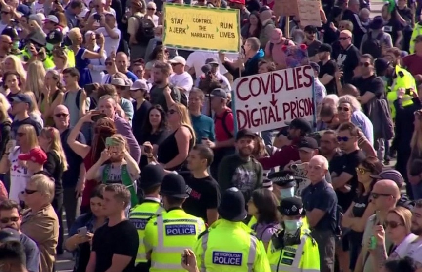 Протесты против коронавирусных мер в Лондоне переросли в столкновения с полицией