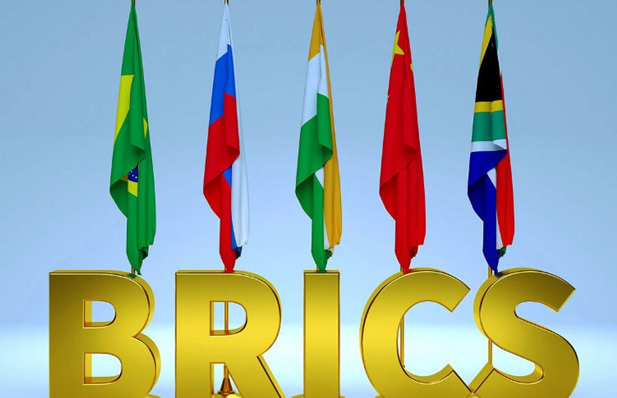 На вступление в БРИКС претендуют более 40 стран, заявили в Совфеде