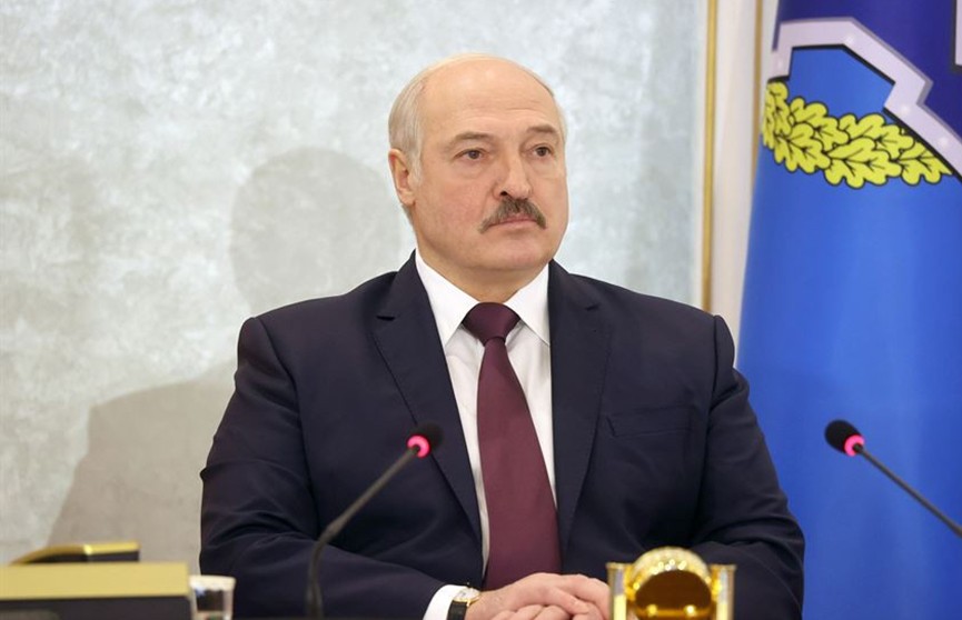 «Нам предлагают поменять власть и законы с особой формой циничности». Александр Лукашенко принял участие в онлайн-саммите ОДКБ