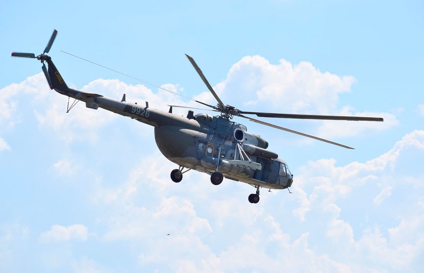 Вертолет Ми-8 совершил аварийную посадку под Иркутском: есть пострадавшие