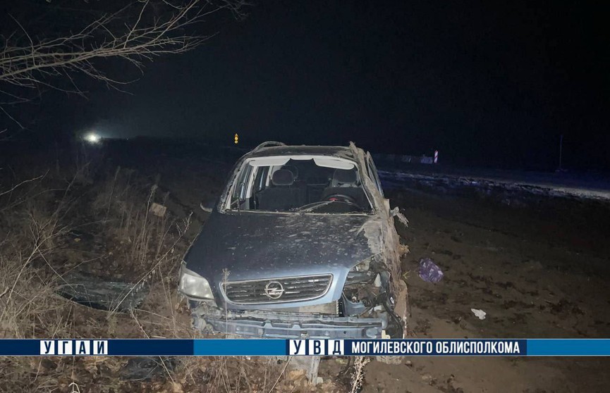 Автомобиль опрокинулся в Могилевском районе, один человек в больнице