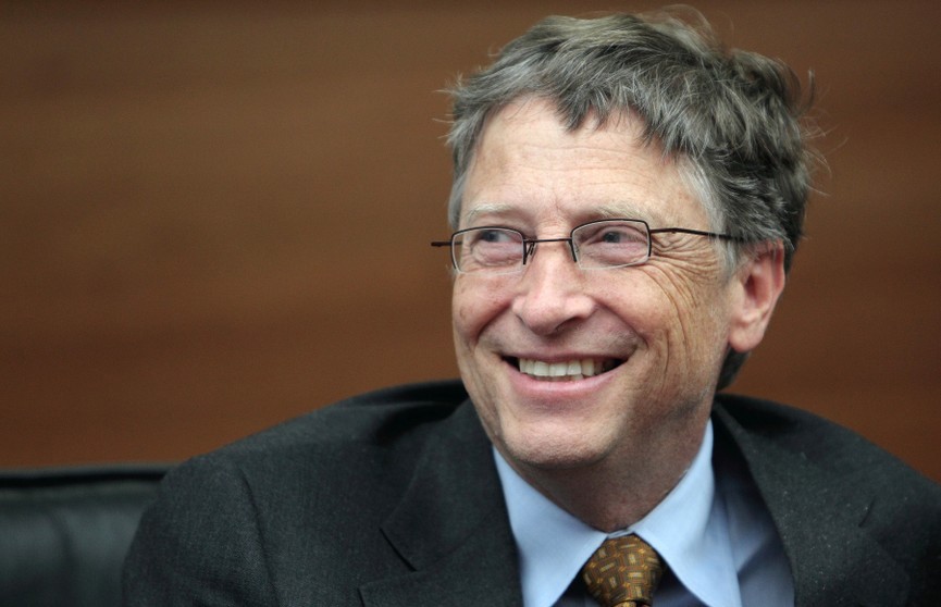 Билл Гейтс считает, что коронавирус пойдет на спад после вспышки «омикрона»