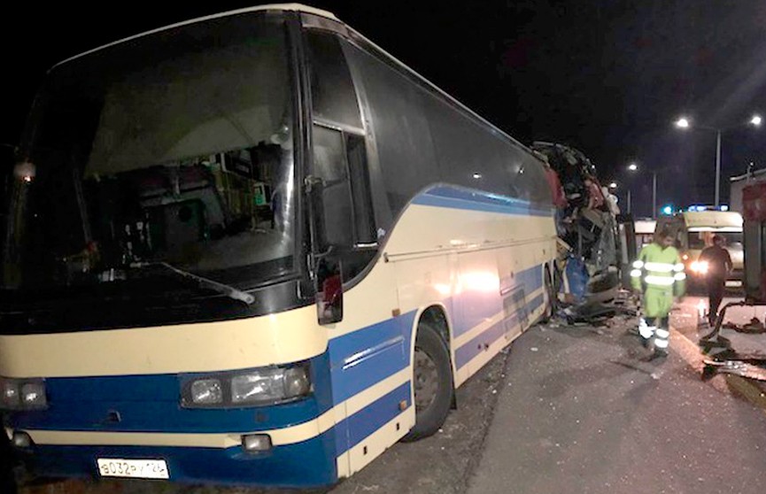 Два пассажирских автобуса столкнулись под Воронежем: пять человек погибли