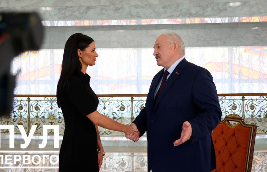 Лукашенко: Беларусь не будет участвовать в горячей войне, если украинцы не переступят границу