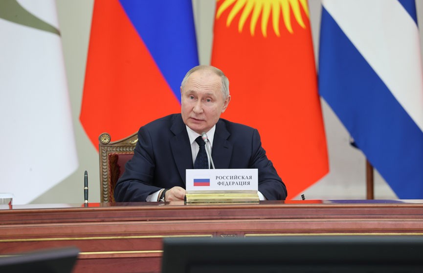 Владимир Путин заявил, что будет решать вопросы по белорусскому порту в Мурманской области с Александром Лукашенко