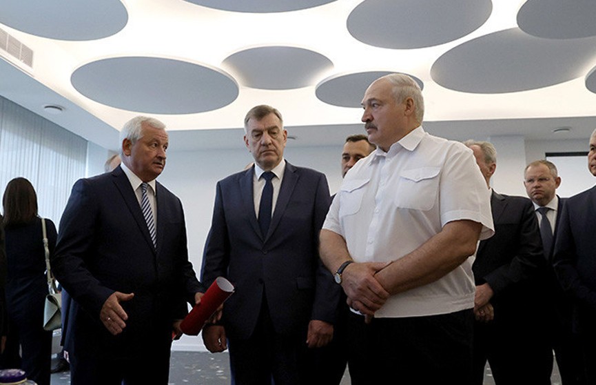 Лукашенко посещает Миорский металлопрокатный завод. Главное