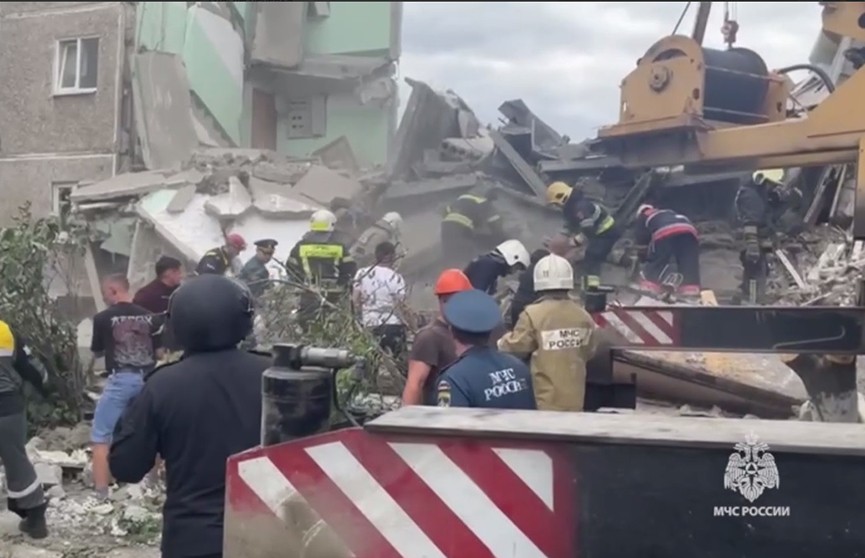 Не менее 12 человек пострадали в Нижнем Тагиле, где после взрыва произошло частичное обрушение дома
