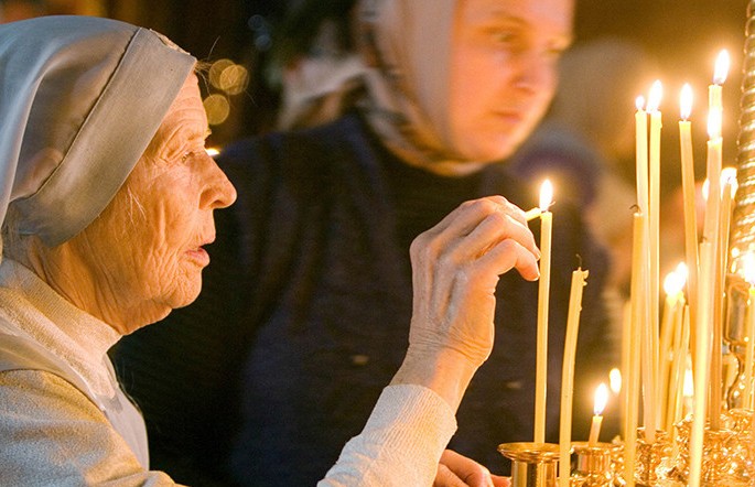 Благодатный огонь из Иерусалима доставят ночью в Беларусь