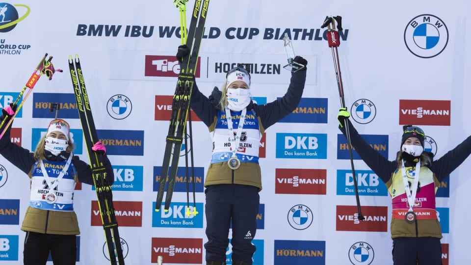 Норвежская биатлонистка Тириль Экхофф победила в гонке преследования четвертого этапа Кубка мира