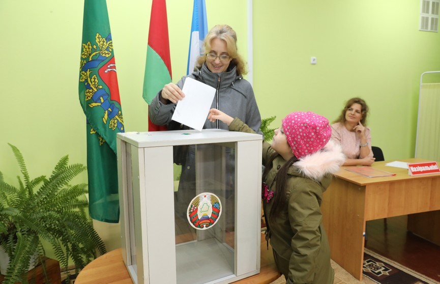 На выборах депутатов Палаты представителей явка избирателей в первый день составила 4,69%