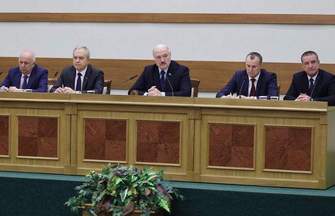 «Нельзя рубить с плеча». Лукашенко назвал главные требования к управленцам