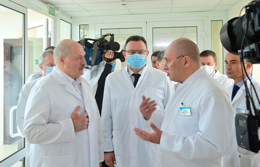 Лукашенко: В Америке систему разрушили! Каждый борется за пациента, чем богаче – лучше