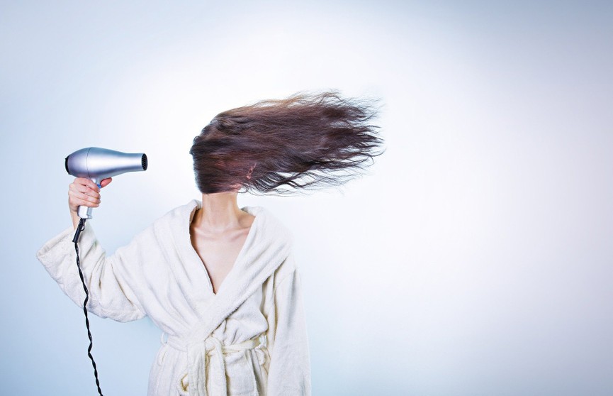 Почему выпадают волосы? Пять распространенных причин