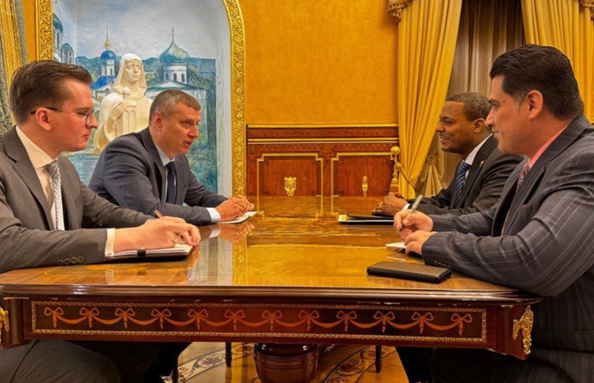 Послы Беларуси и Омана обсудили экономическое сотрудничество двух государств
