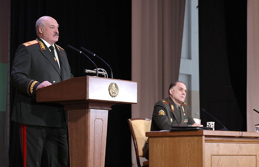 Президент Беларуси потребовал наверстать упущенное в отношении беспилотной авиации