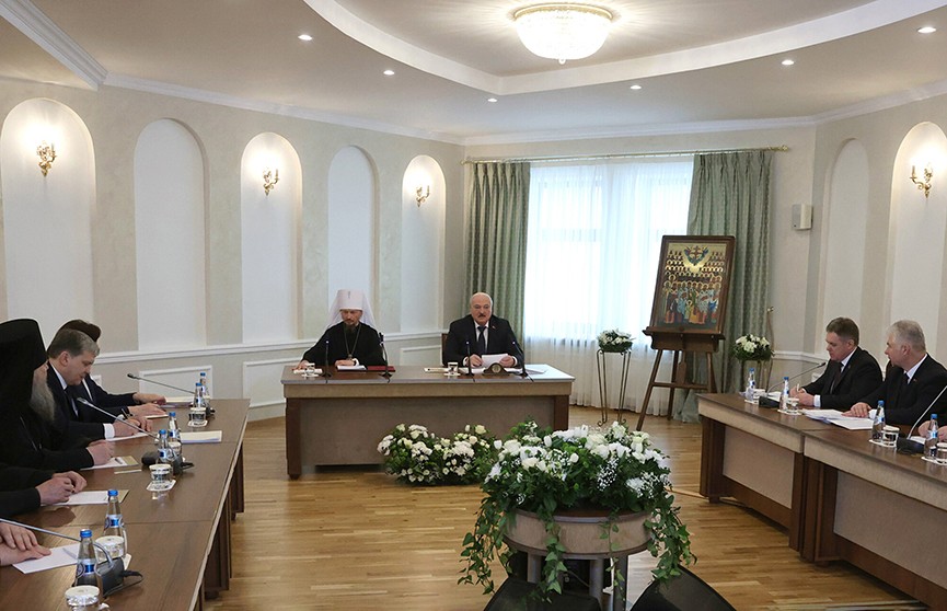 Александр Лукашенко принял участие в заседании Синода Белорусской православной церкви